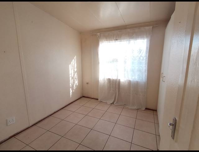 2 BEDROOM TOWNHOUSE FOR SALE IN RIDGEWAY